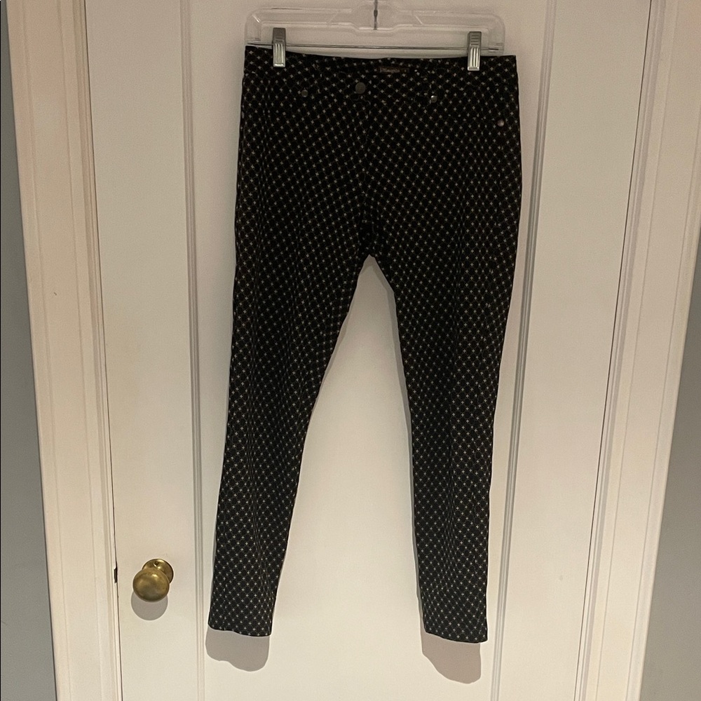Chic Black and Cream Patterned Women's Cropped Pants
